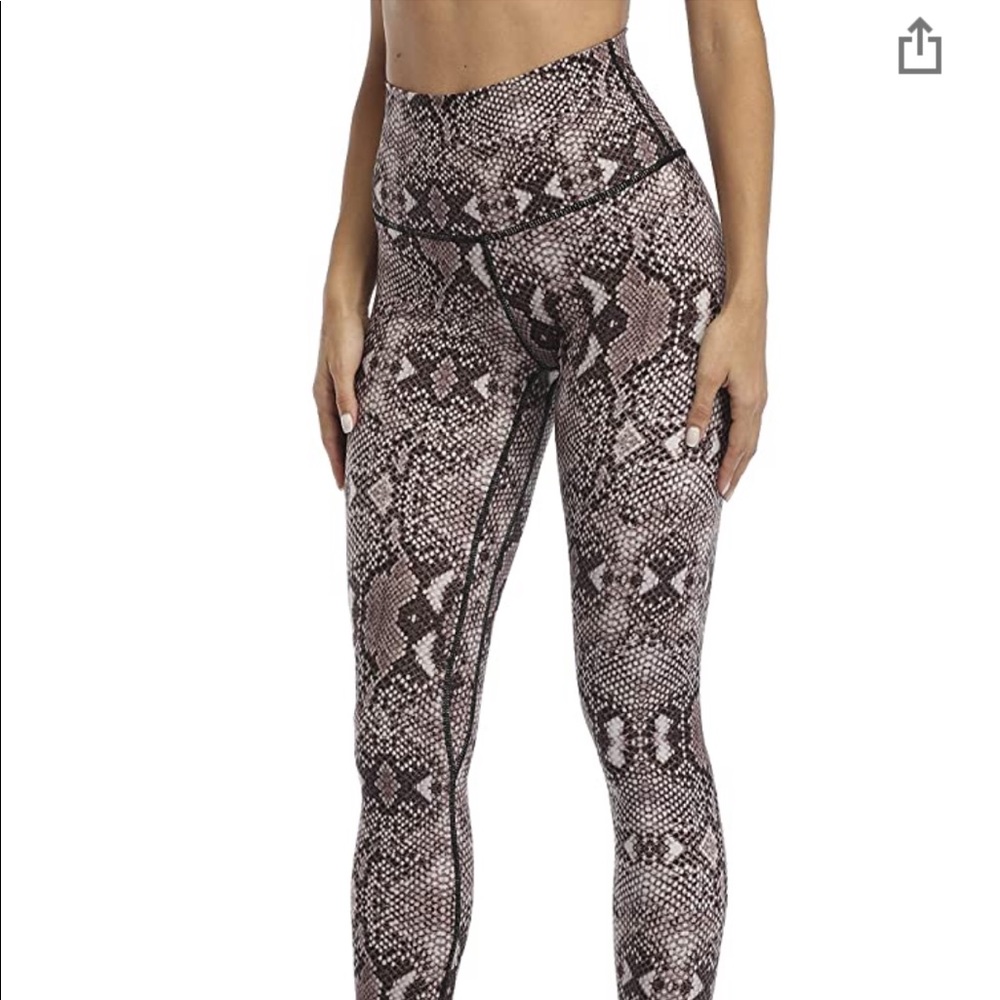 Colorfulkoala beige snake print NWOT